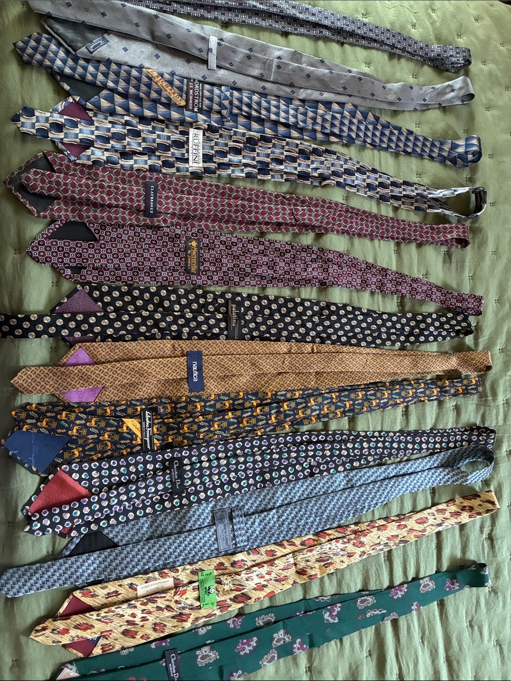 Several brands of exclusive 100% silk ties
